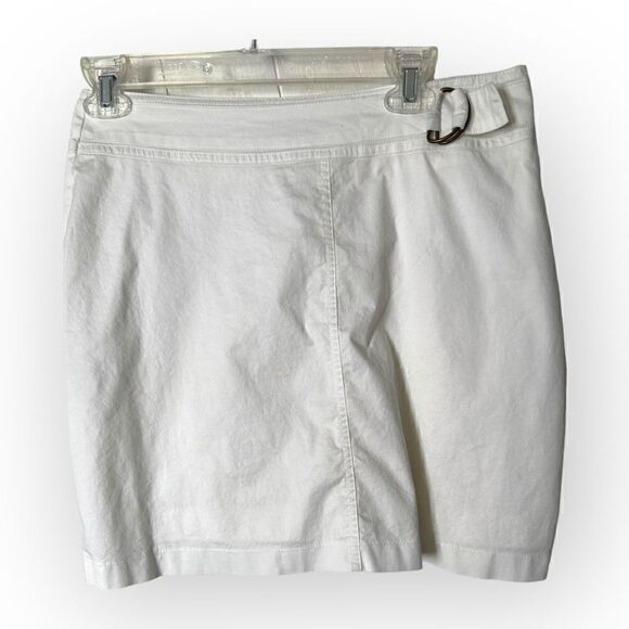 Jennifer Moore White Skort built in belt Size 10 cotton/spandex blend - Picture 1 of 7
